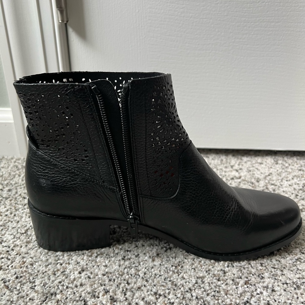 Vionic Luciana Perf Booties, Size 8.5 - image 4